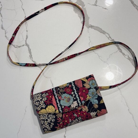 Vera Bradley Happy Snails Women’s Crossbody  Wallet Quilted Cotton Retired 2011 - Picture 1 of 16